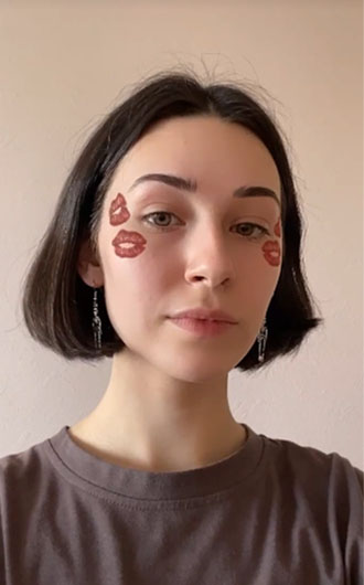 kisses mask photo demonstation